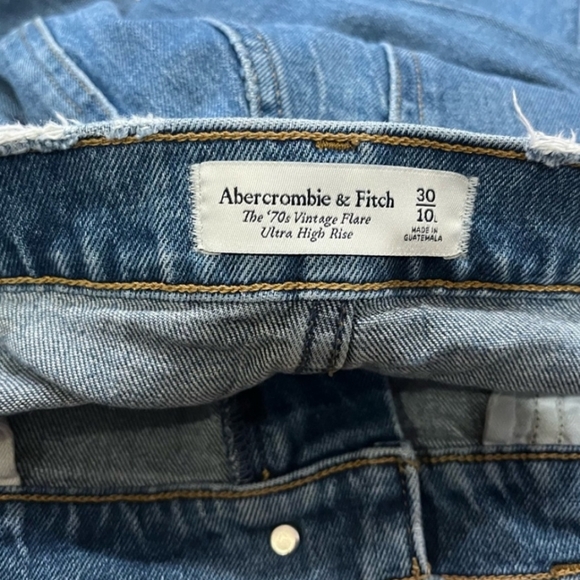 Abercrombie & Fitch Denim - Abercrombie & Fitch 70s Vintage Flare Jeans 👖. Ultra High Rise